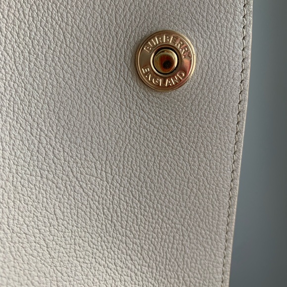 Authentic Burberry Tote Bag - Picture 14 of 16